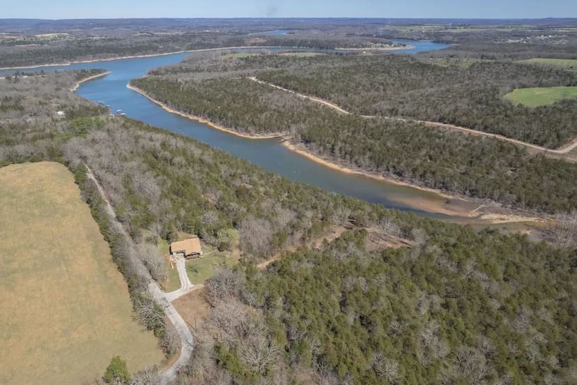 Unrestricted Lakefront Acres