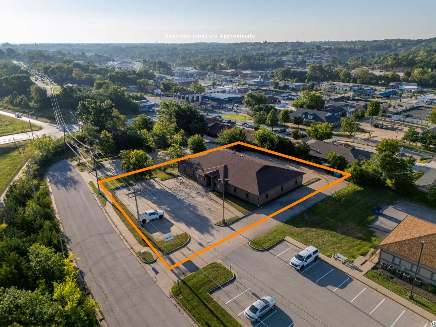 2009 St. Marys Blvd, Jefferson City, Cole County, MO 65109 for Sale at Auction – Wohletz Commercial Building - Jefferson City, Missouri, 65109