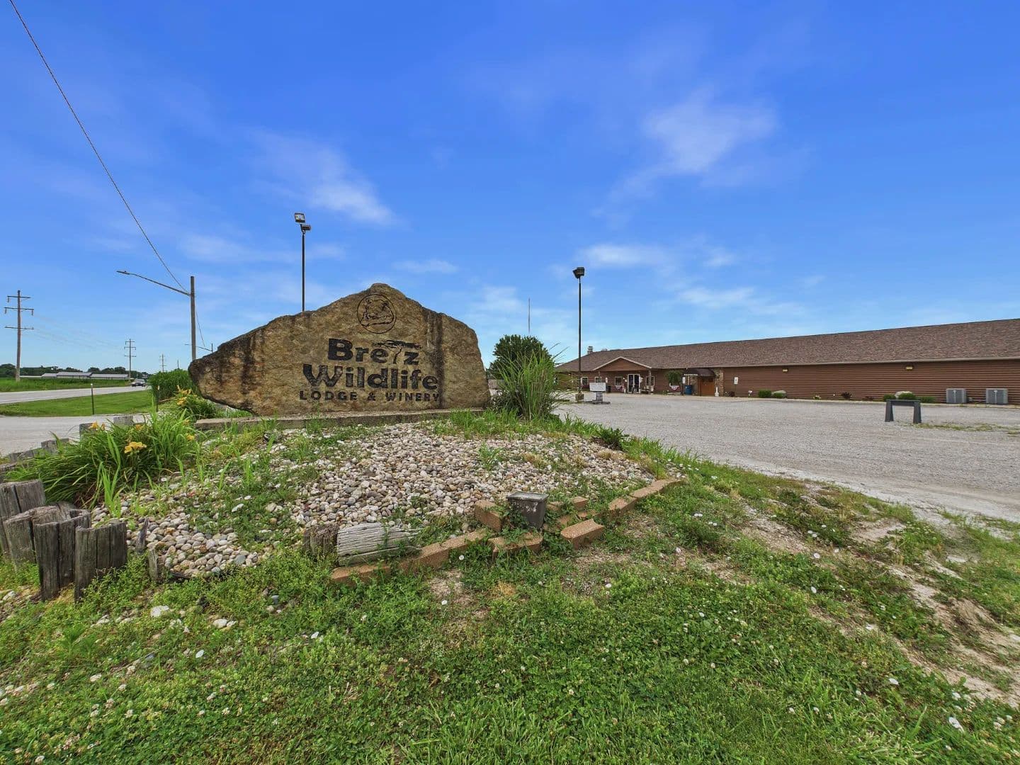 Premier Hospitality, Entertainment & Event Venue Near Carlyle Lake– Clinton County - Carlyle, Illinois, 62331