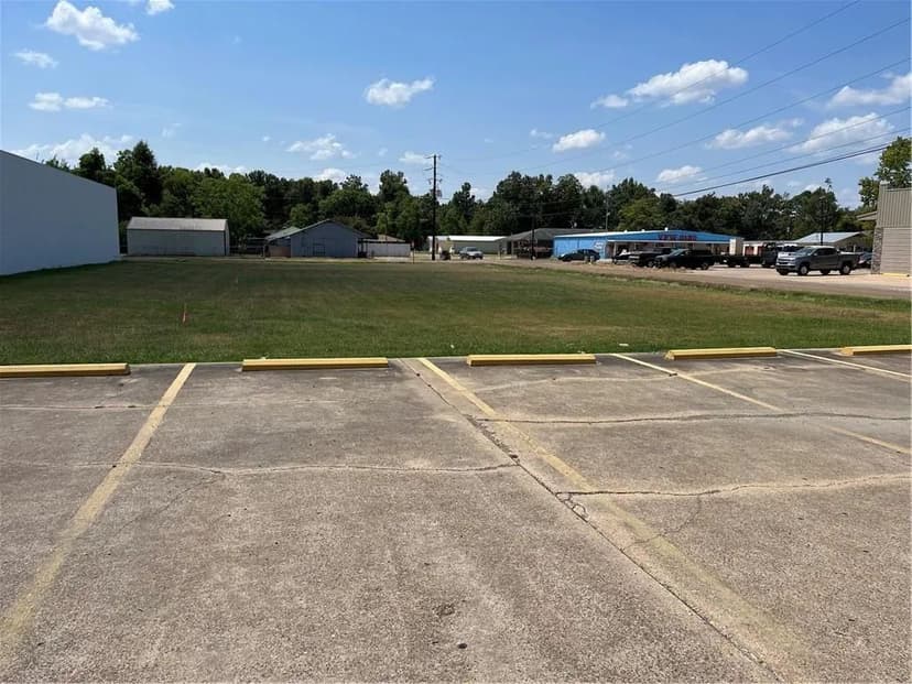 Lots & Land-Other in Marksville