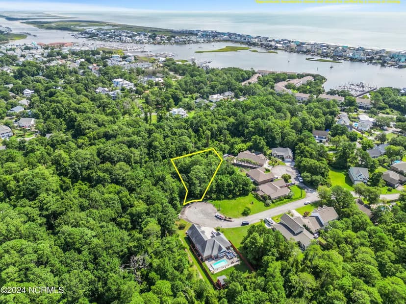 Vacant Land in Carolina Beach