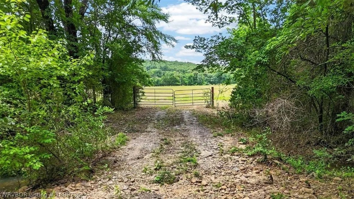 10 Acres of Land for Sale in Poteau, Oklahoma - Poteau, Oklahoma, 74953