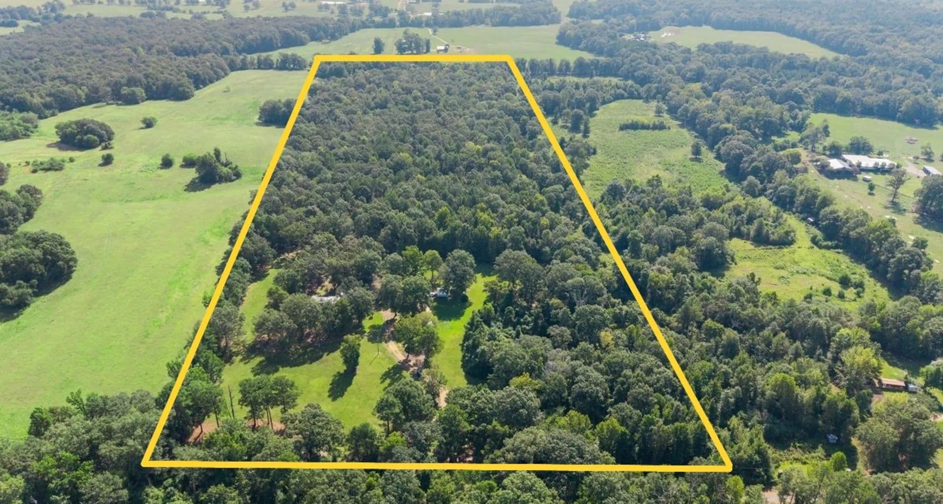 38 Acres with a Home in Hinds County at 1236 Jack Johnson Road in Terry, MS - Terry, Mississippi, 39170