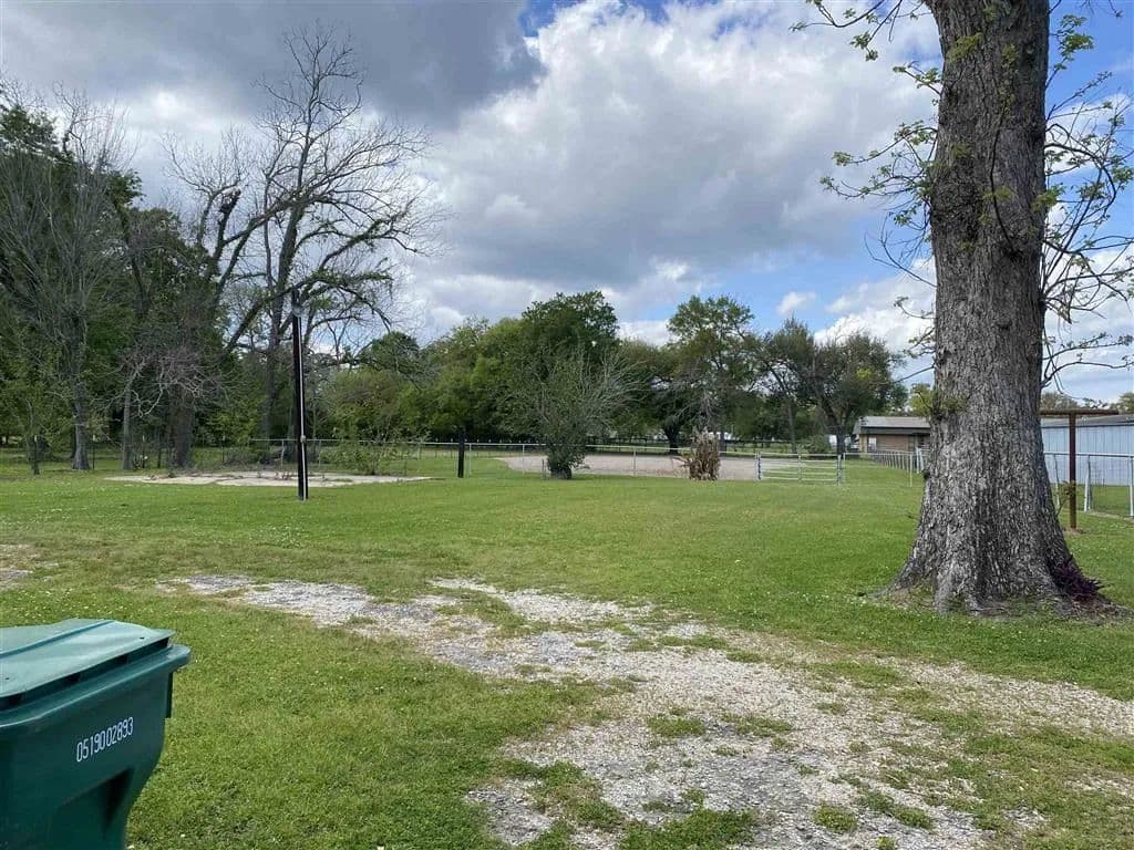1 Acre of Land for Sale in Sulphur, Louisiana - Sulphur, Louisiana