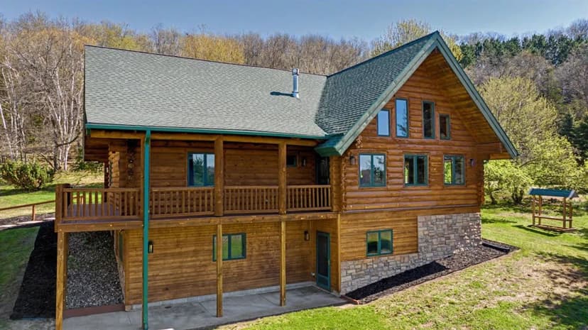 Log Home on 11.45± Acres Mindoro WI