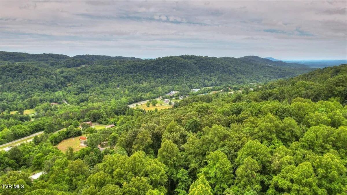 4 Acres of Land for Sale in Blountville, Tennessee - Blountville, Tennessee, 37617