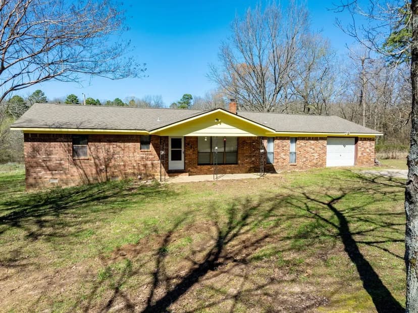 Arkansas Country Home on 9.6 +/- Acres – Open Ground, Privacy & Potentia
