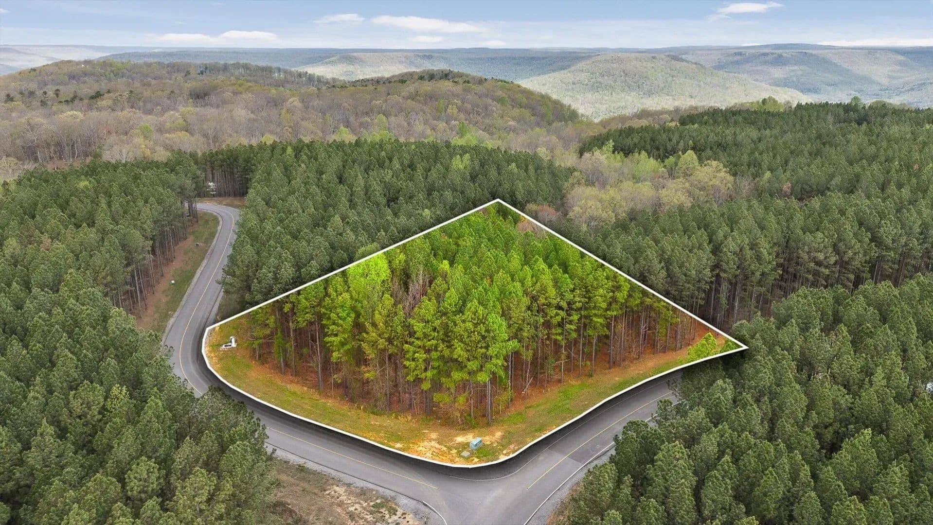 0.77 Acres of Land for Sale in Jasper, TN - Jasper, Tennessee, 37347