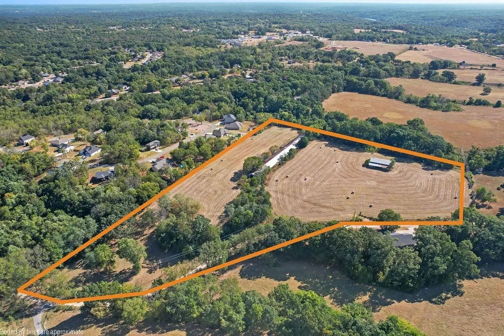 11.91 Acres of Land for Sale in Gravette, AR - Gravette, Arkansas, 72739