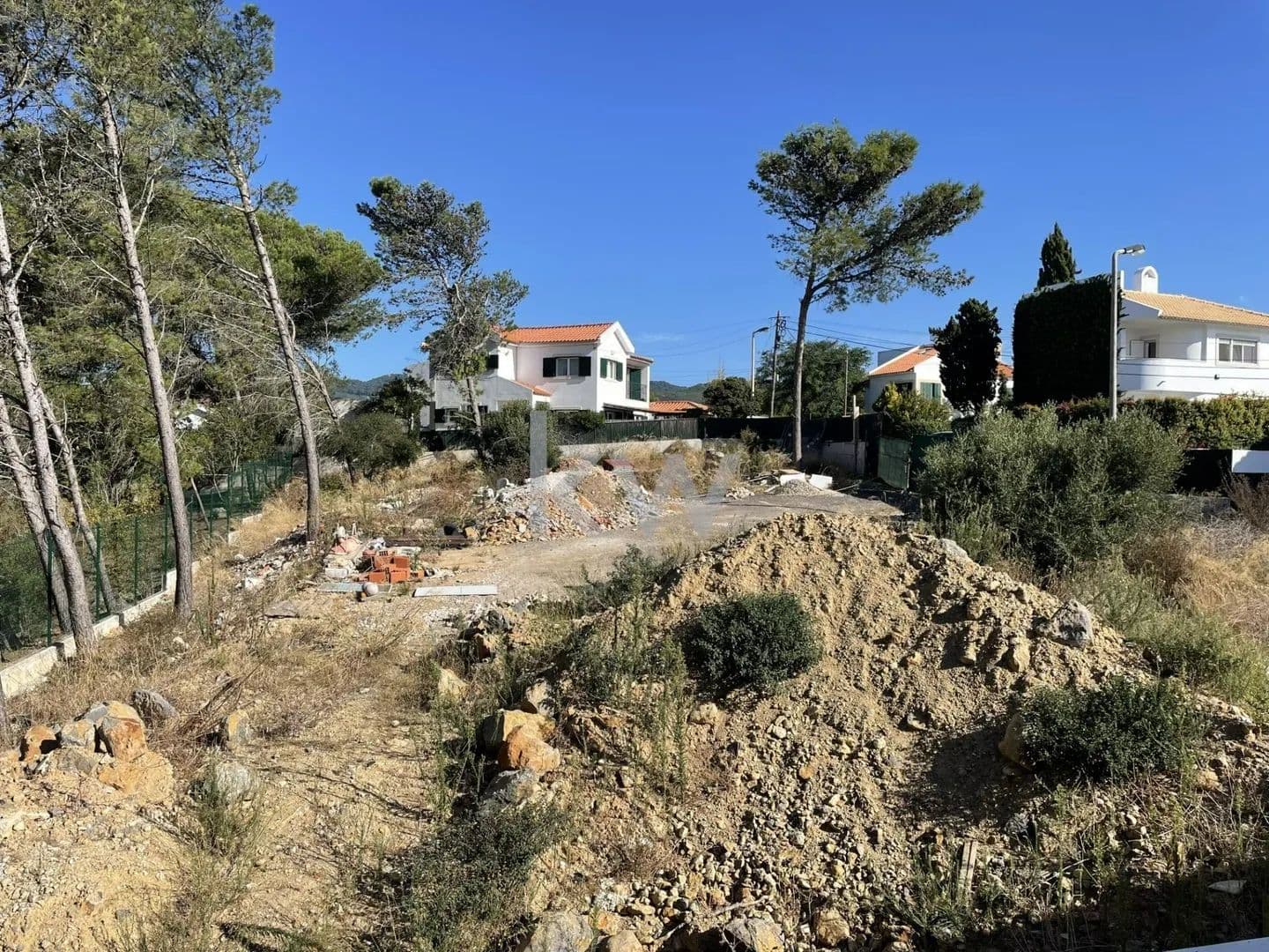 310 Acres of Land for Sale in Alcabideche, Cascais - land for sale