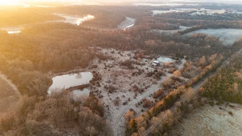 Mark Twain Lake Retreat: 33± Acres w/Cabin & Stocked Ponds – Ralls County