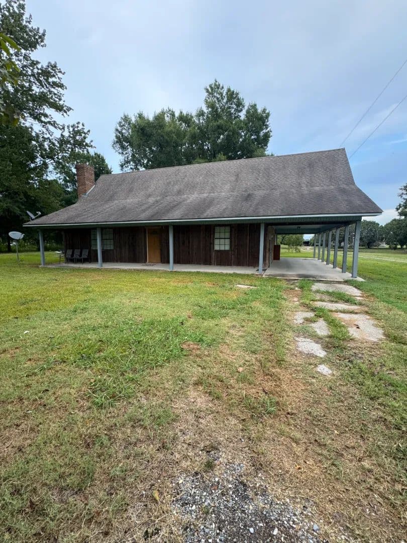 Home on 1.1 Acre in Madison Parish, LA  - Tallulah, Louisiana, 71282