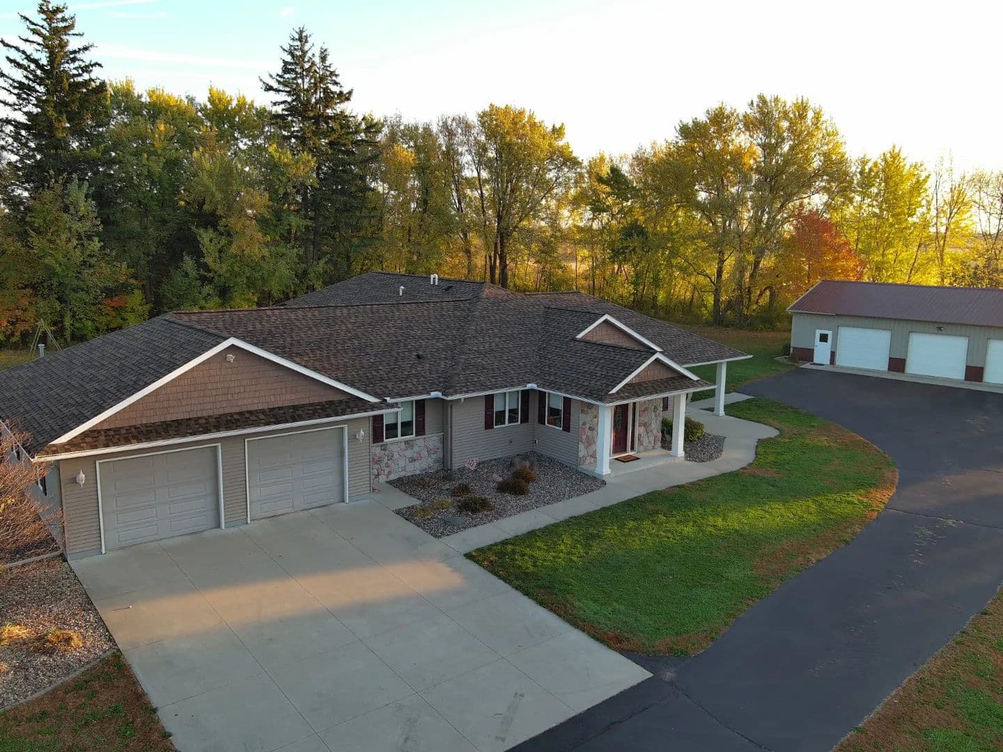 8 Acre Country Home For Sale In Kasson, MN - Kasson, Minnesota, 55944