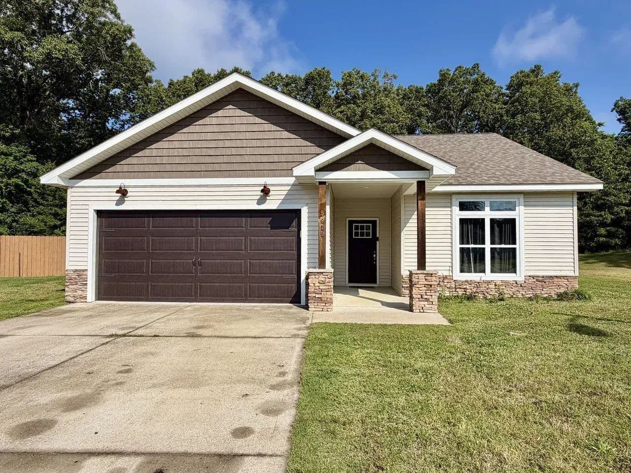Beautiful 3-Bed, 2-Bath Home For Sale in Poplar Bluff, MO - Poplar Bluff, Missouri, 63901