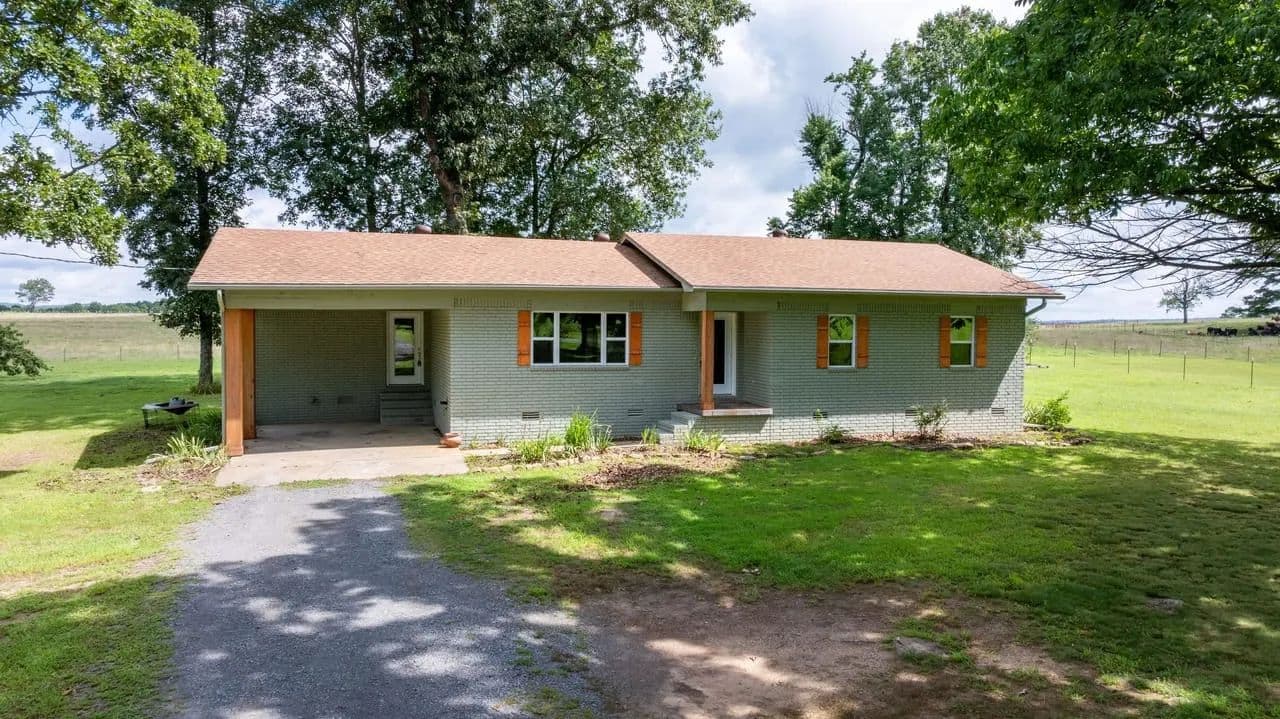 Modern 3BD/2BA Farmhouse w/ Vista Pasture & Mountain Views 1.97 +/- acre | Shirley, AR close to Lake & River | Van Buren County - Shirley, Arkansas, 72153