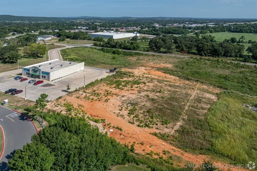 Property from 83324 Wingfield Xing - KW