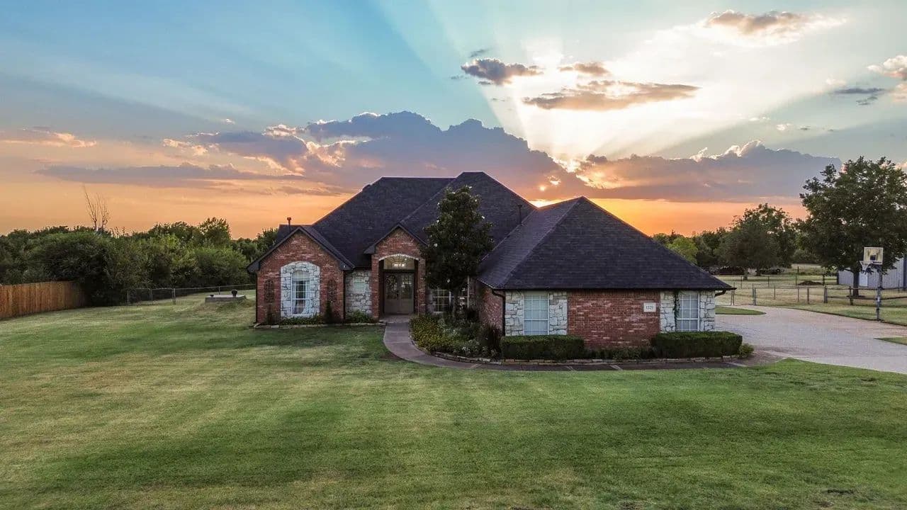 Mustang, OK Home on 1.2 Acres with Pool & Shop - Mustang, Oklahoma, 73064