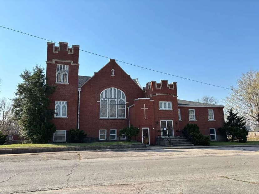 Mixed-Use Versatile Property For Sale in Malden, MO