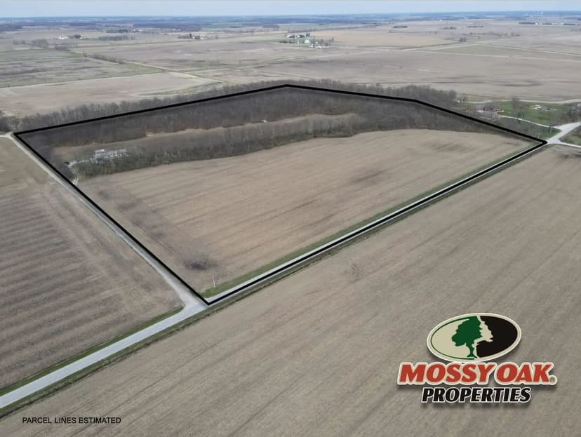 40 +/- acres - 300 N & 50 W Knox, IN 46534 - Starke County - 2 Morton Pole Buildings - Living Quarters