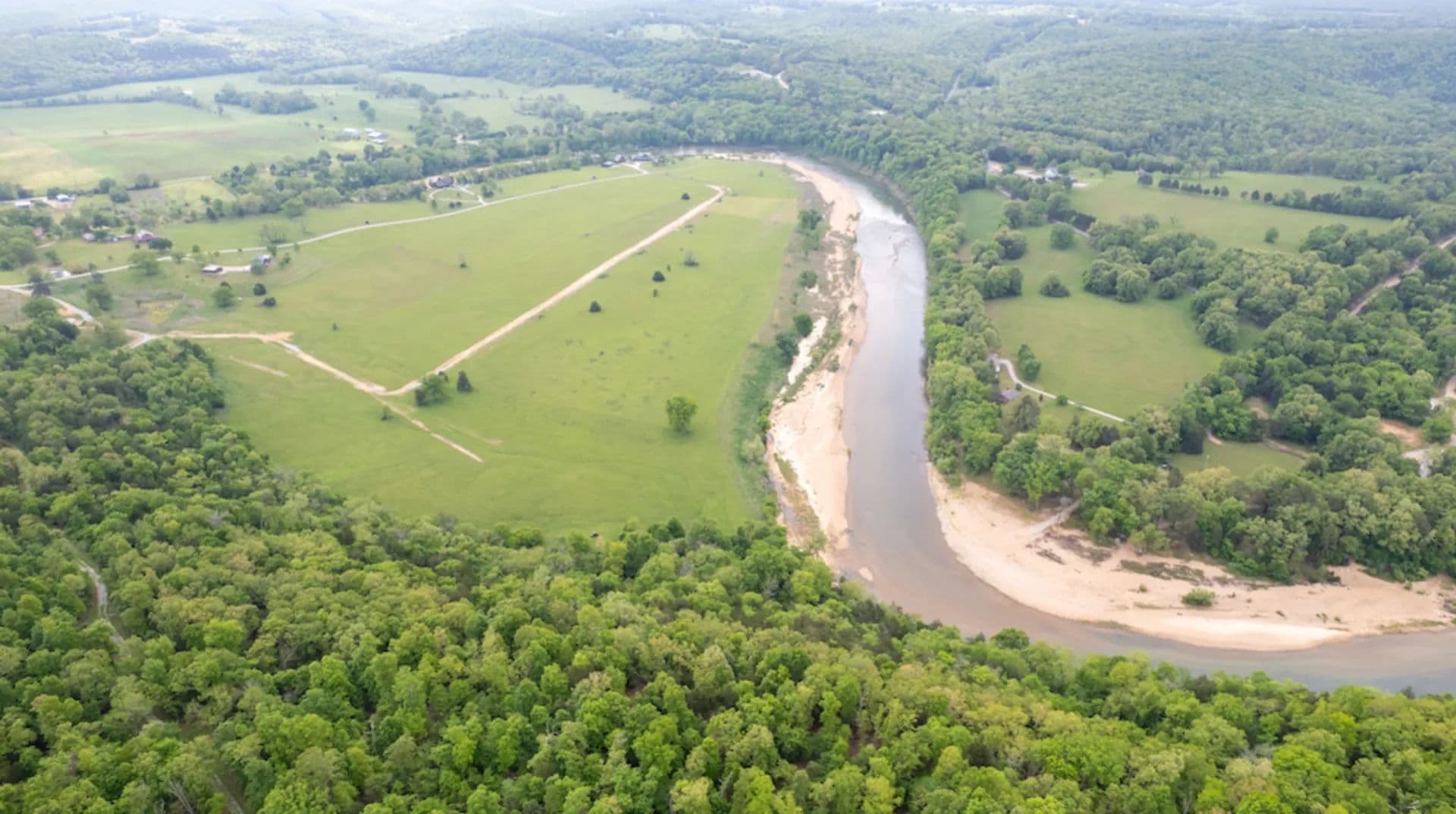 River Overlook Retreat With River Access - Tecumseh, Missouri, 65760
