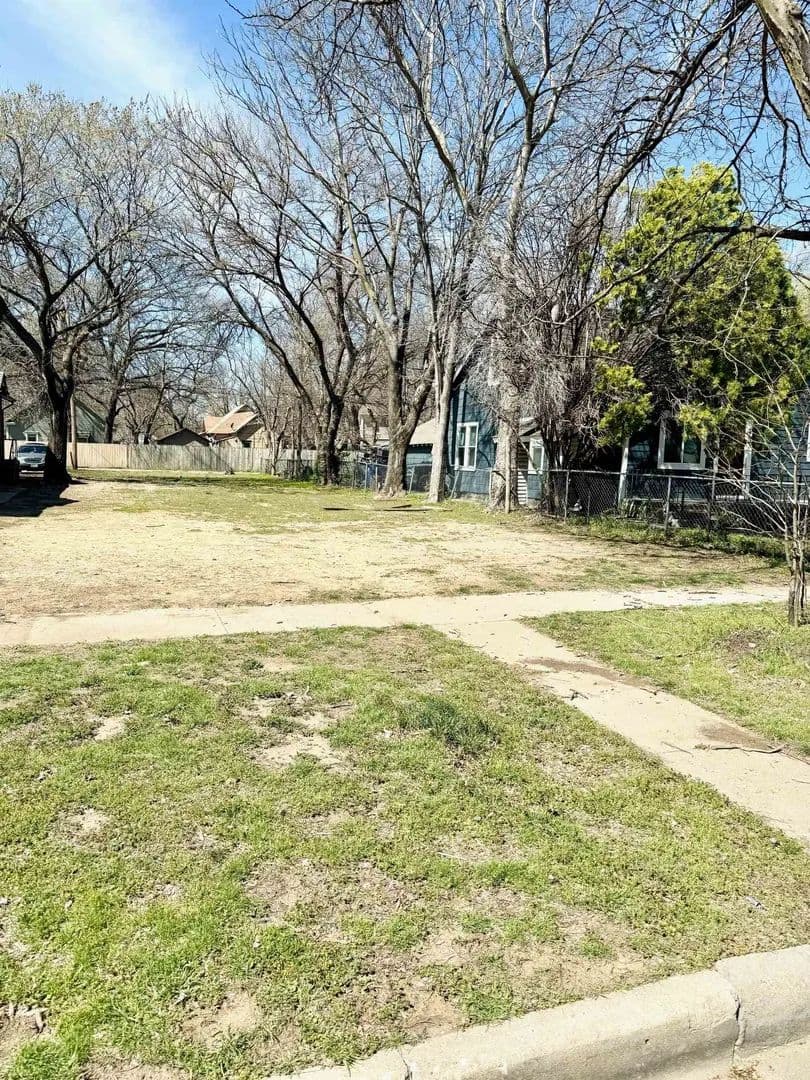Property from 1215 N Jackson Ave - KW