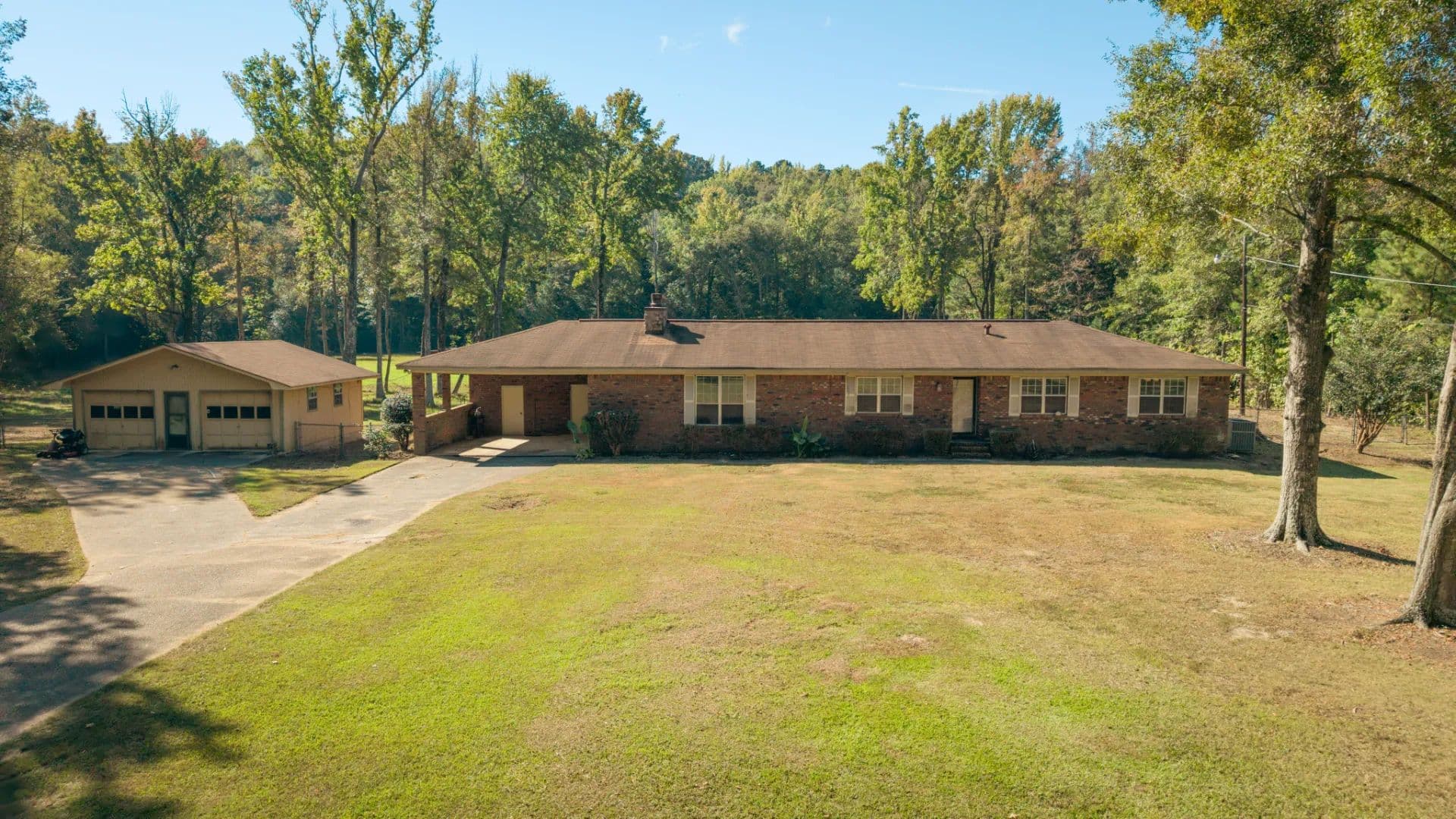 A Home on 4.1 Acres in Tuscaloosa County, AL - Tuscaloosa, Alabama, 35405