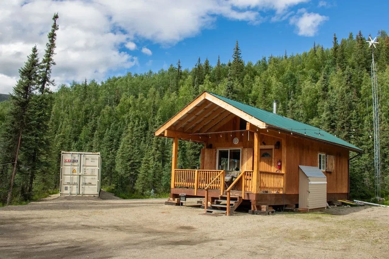 Remote Hot Springs Cabin: Direct Road Access! - Fairbanks, Alaska, 99712