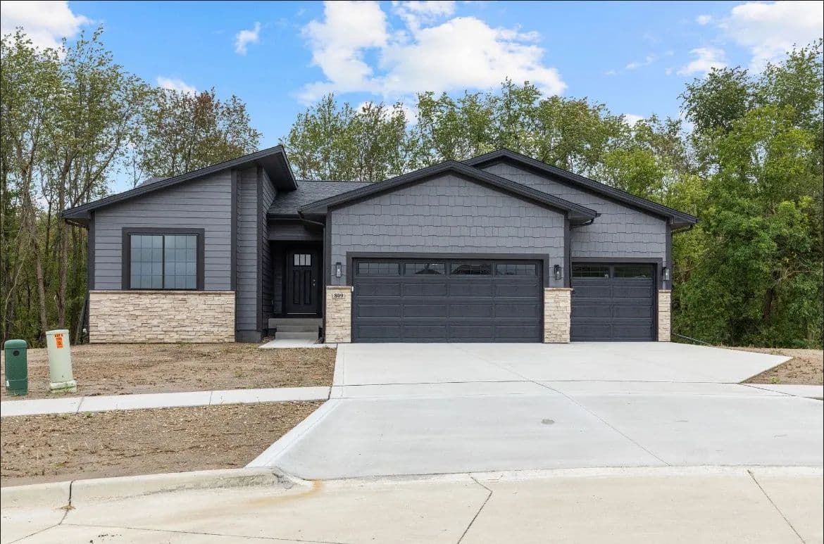 1.3 Acres of Land for Sale in Mitchellville, IA - Mitchellville, Iowa, 50169