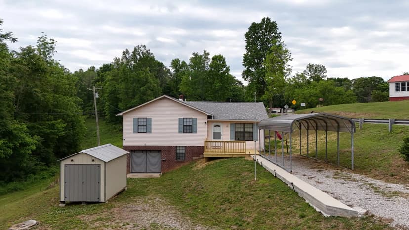 A COMPLETED OVERHAUL HOME WITH EVEYTHING NEW - CLOSE TO DALE HOLLOW LAKE, TN – MOVE RIGHT IN.  IDEAL FOR AIRBNB & VRBO