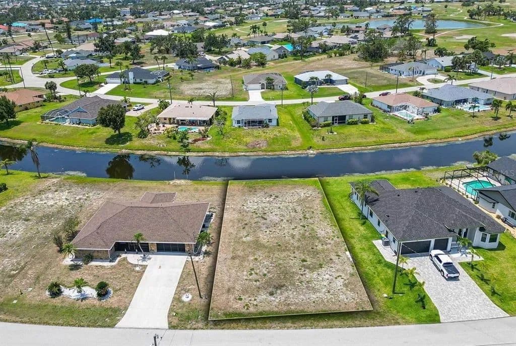 Vacant Land in Rotonda West - Florida, 33947