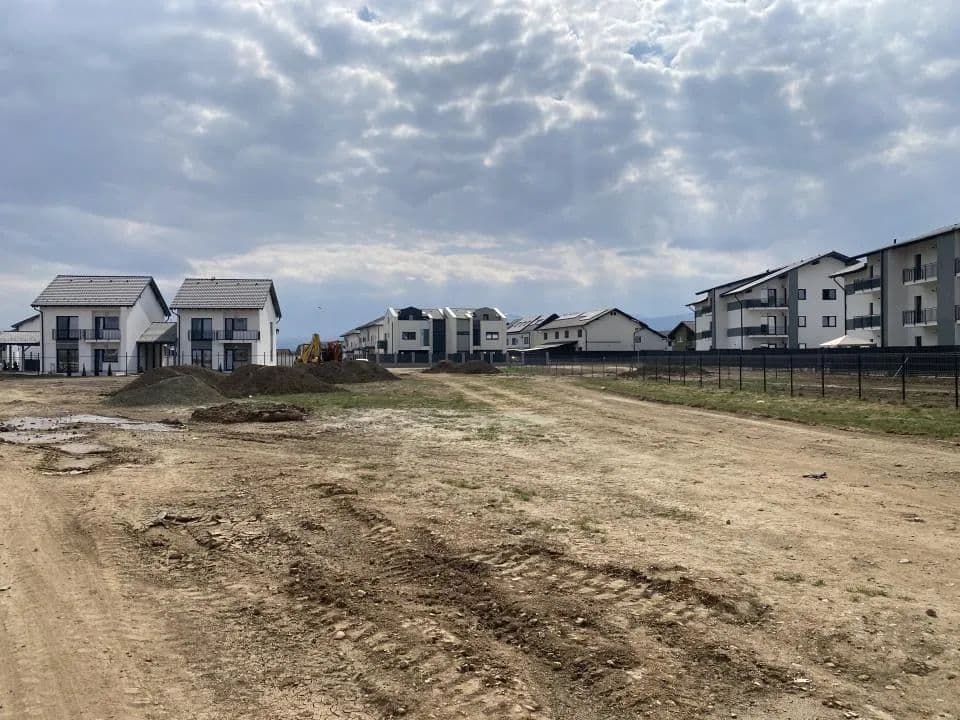 Teren pentru casa individuala in Selimbar - acces auto S+P+1E+ER 331mp - land for sale