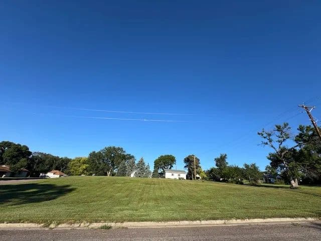 Land -Single Family Acreage in Springfield - Springfield, South Dakota, 57062
