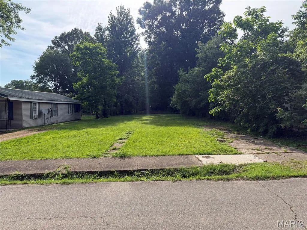 0.14 Acres of Land for Sale in Poplar Bluff, Missouri - Poplar Bluff, Missouri, 63901