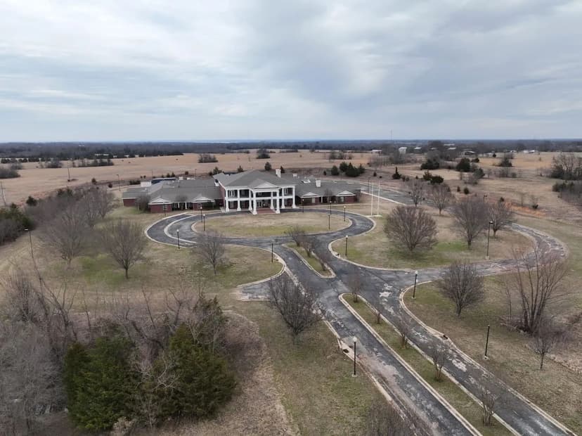 Medical Facility  Hugo Oklahoma  52,000 Sqft