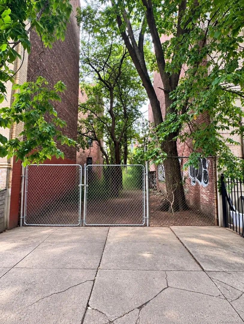 Vacant Land in Brooklyn - Brooklyn, New York, 11216