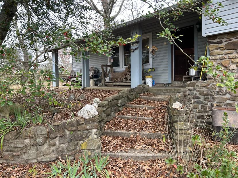 A Home on 30.47 Acres in Polk County, AR 