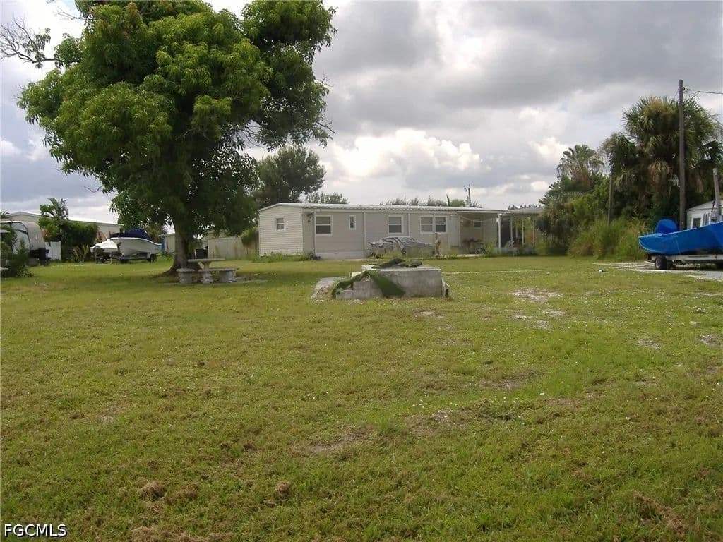 Vacant Land in St James City - Florida, 33956