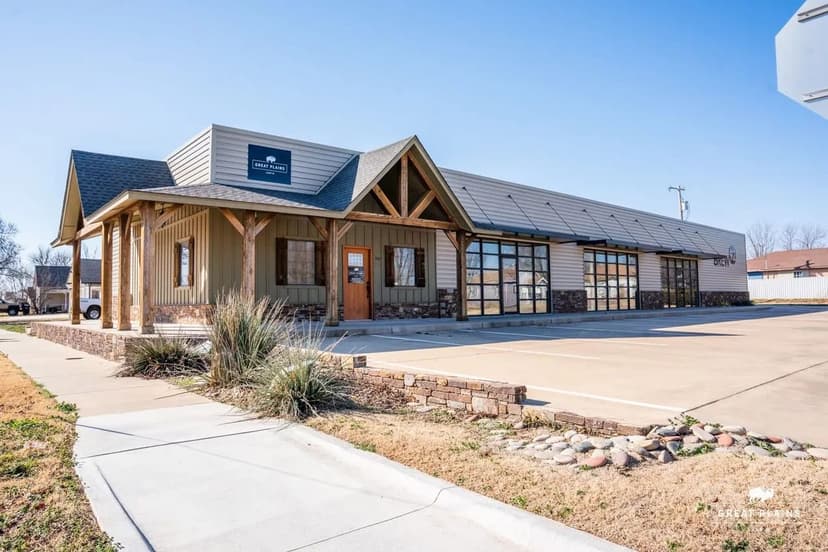 Hinton, Oklahoma Commercial Building Auction