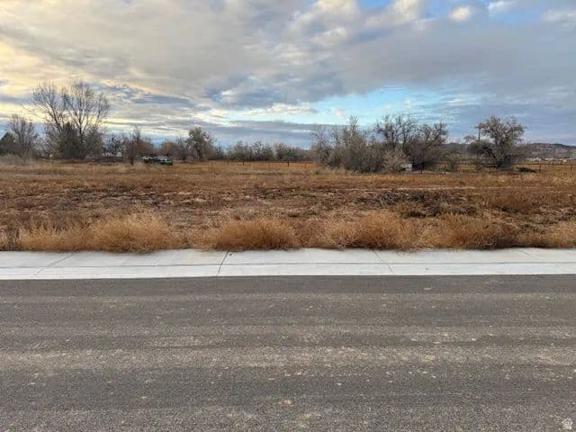 Land -Single Family Acreage in Vernal - Vernal, Utah, 84078