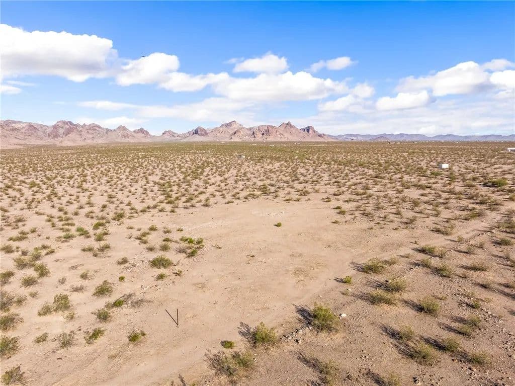 Vacant Land in Golden Valley - Golden Valley, Arizona, 86413