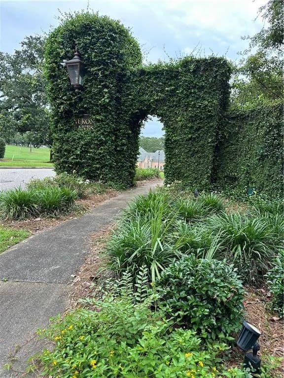 Land -Single Family Acreage in Mobile - Mobile, Alabama, 36693