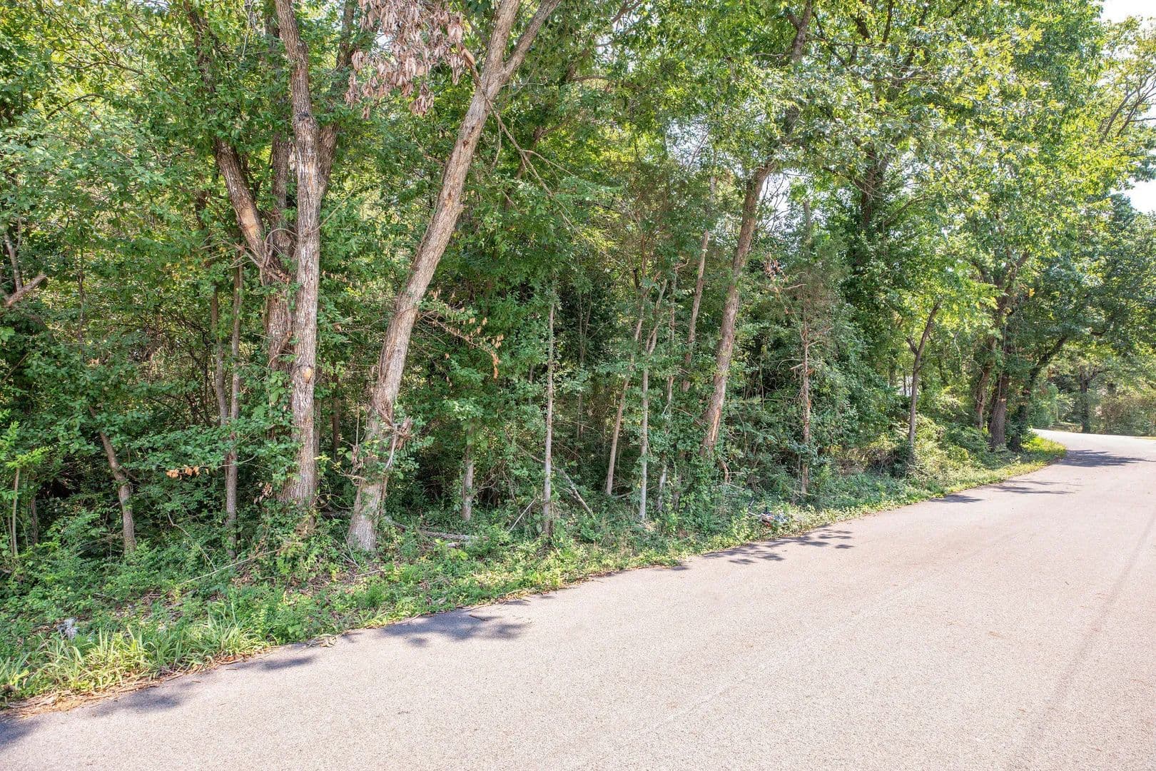 0.92 Acres of Land for Sale in Hollister, MO - Hollister, Missouri, 65672