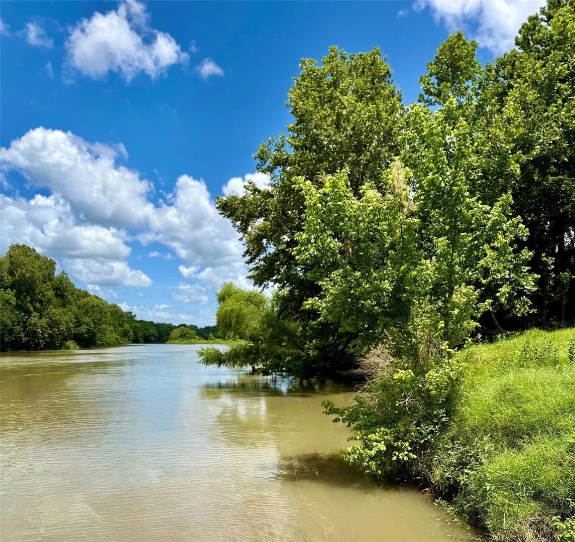 10.1 Acres of Land for Sale in Smithville, Texas - Smithville, Texas, 78957