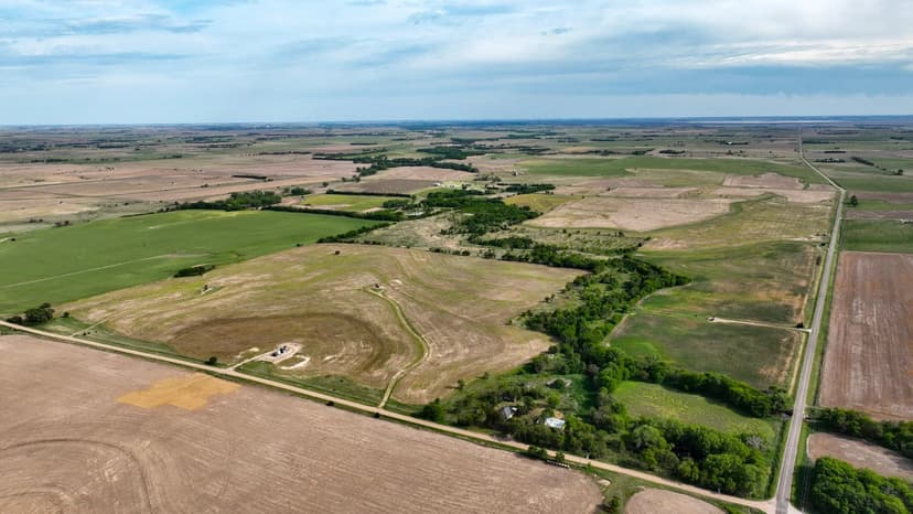 Barton 312 | Crop, Creek & Cabin