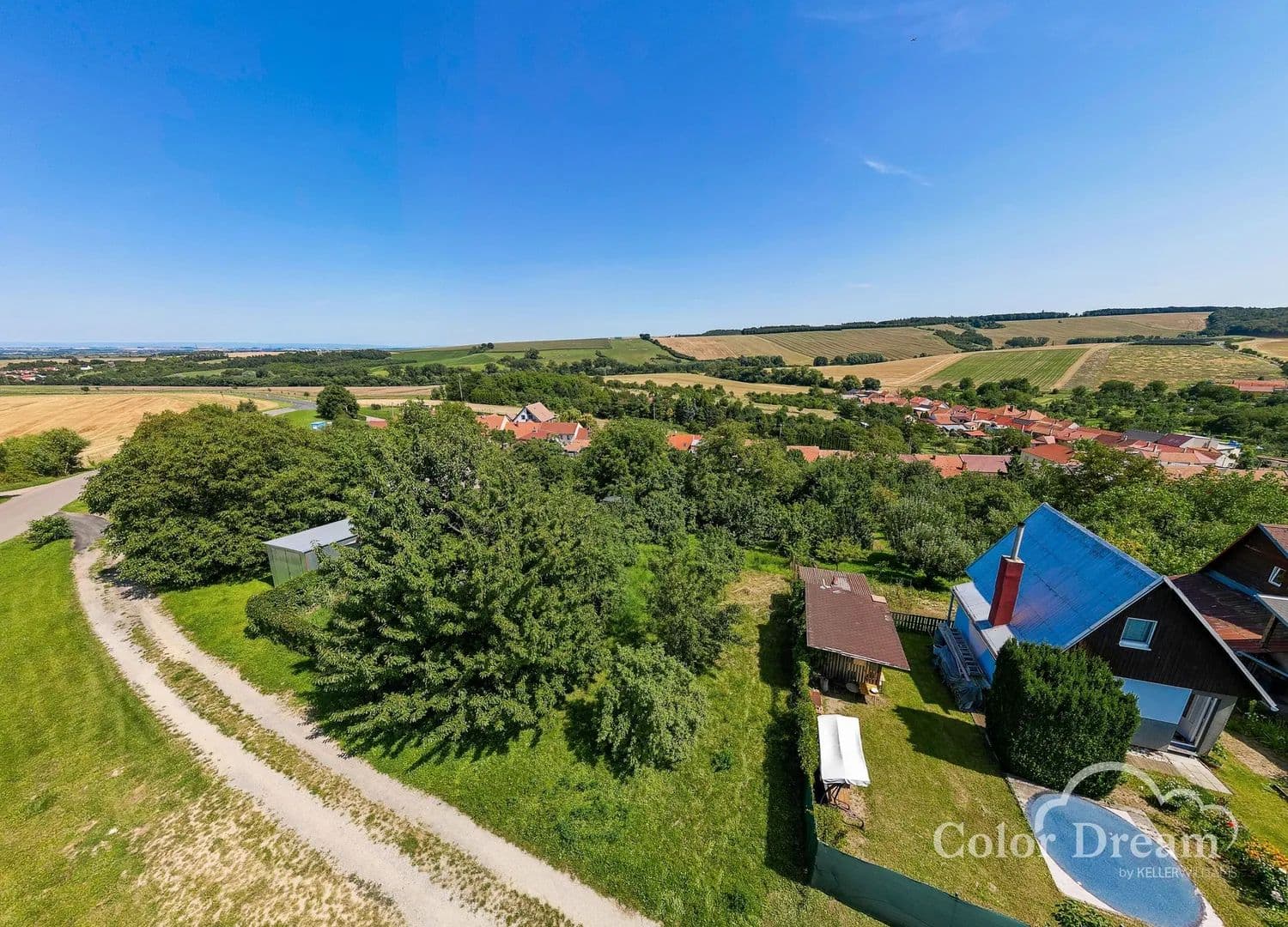 593 Acres of Land for Sale in Moravské Málkovice - Czech Republic