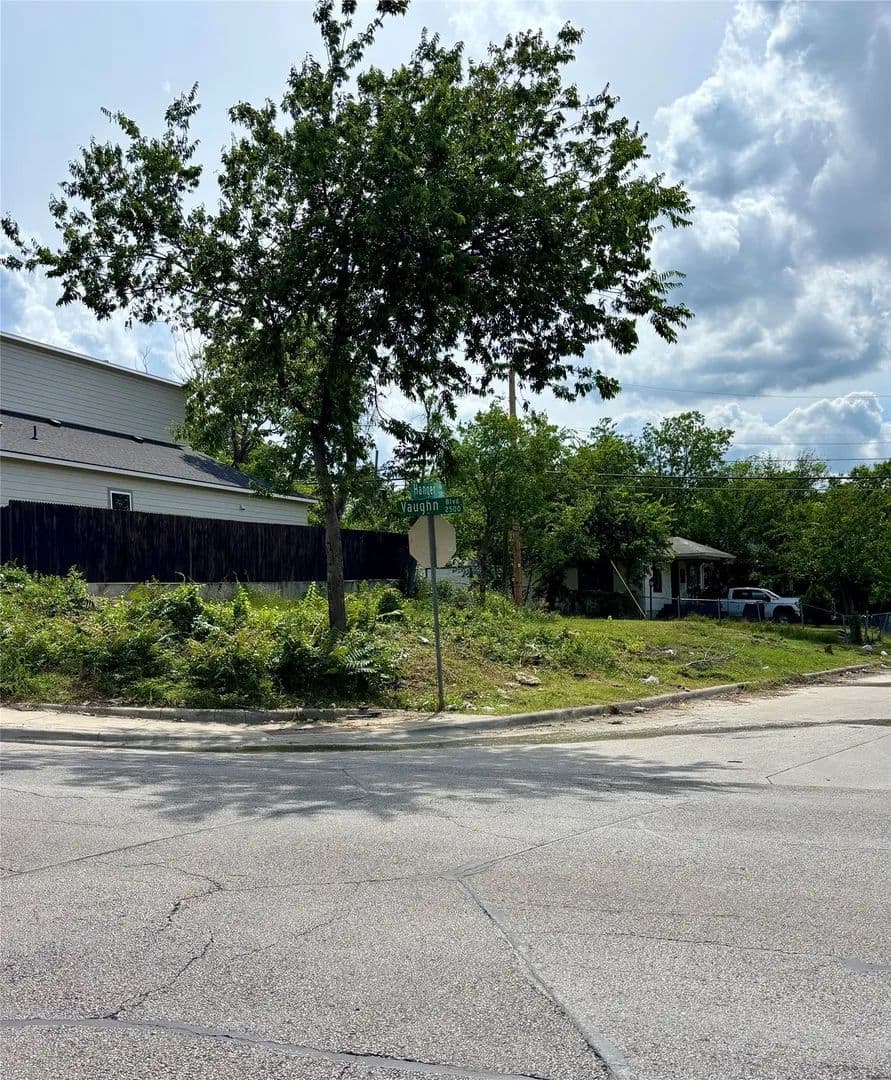 Lots & Land-Other in Fort Worth - Fort Worth, Texas, 76105