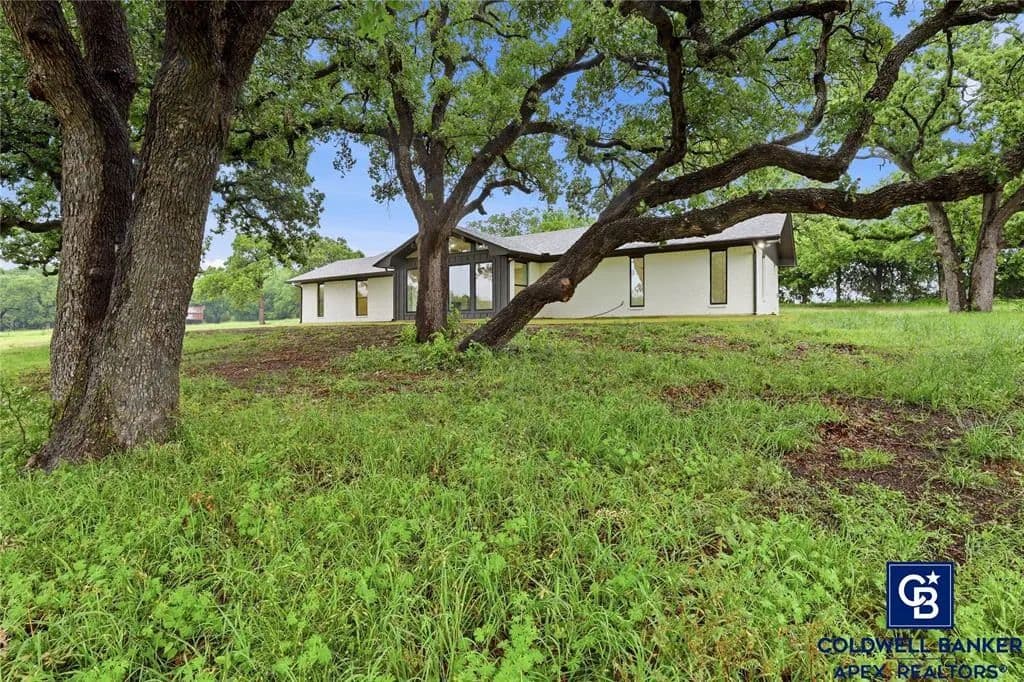 Vacant Land in Covington - Covington, Texas, 76636