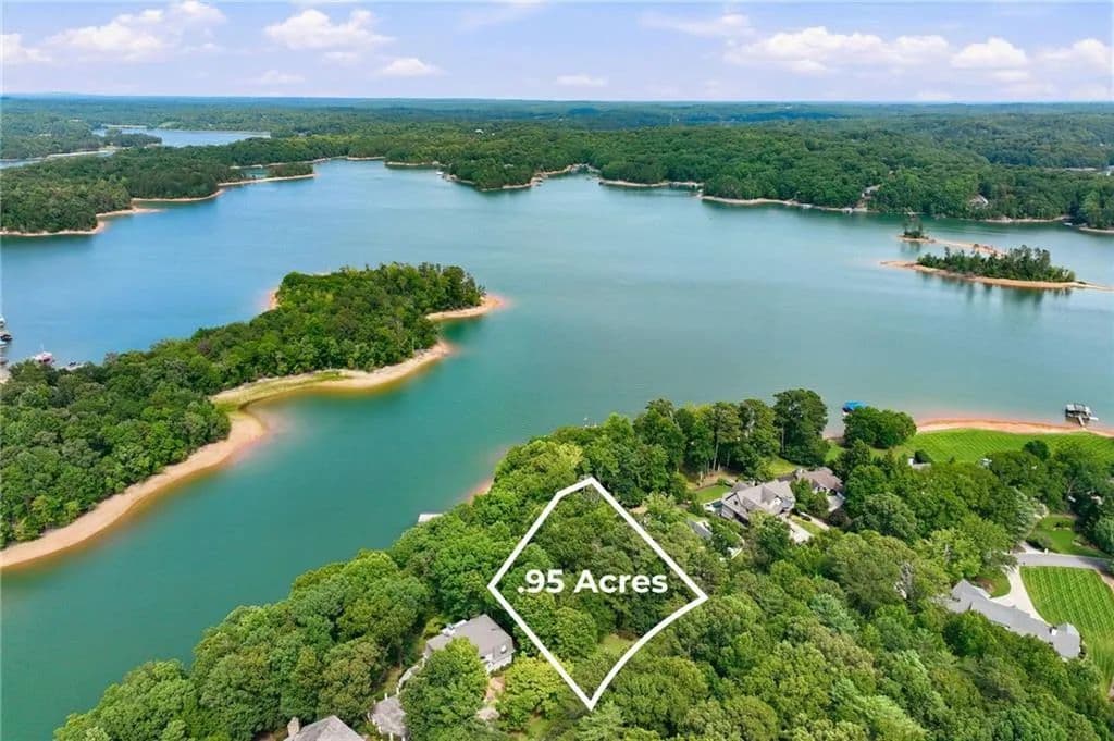 0.95 Acres of Land for Sale in Gainesville, GA - Gainesville, Georgia, 30506