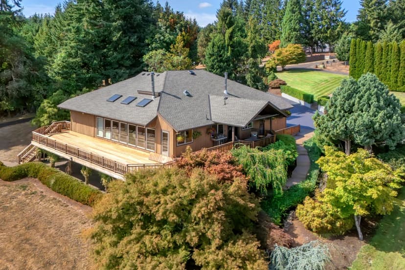 Turnkey Equestrian Estate on 35 Scenic Acres