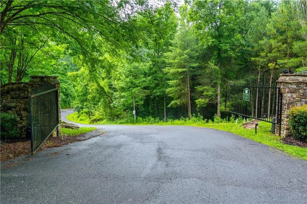 1.31 Acres of Land for Sale in Ellijay, GA - Ellijay, Georgia, 30540